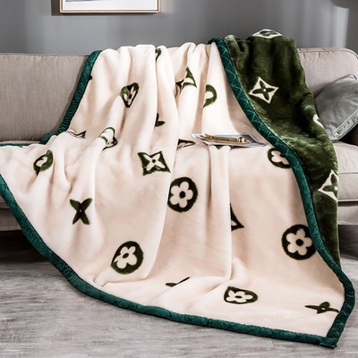 冬季加厚牛奶绒毛毯铺床