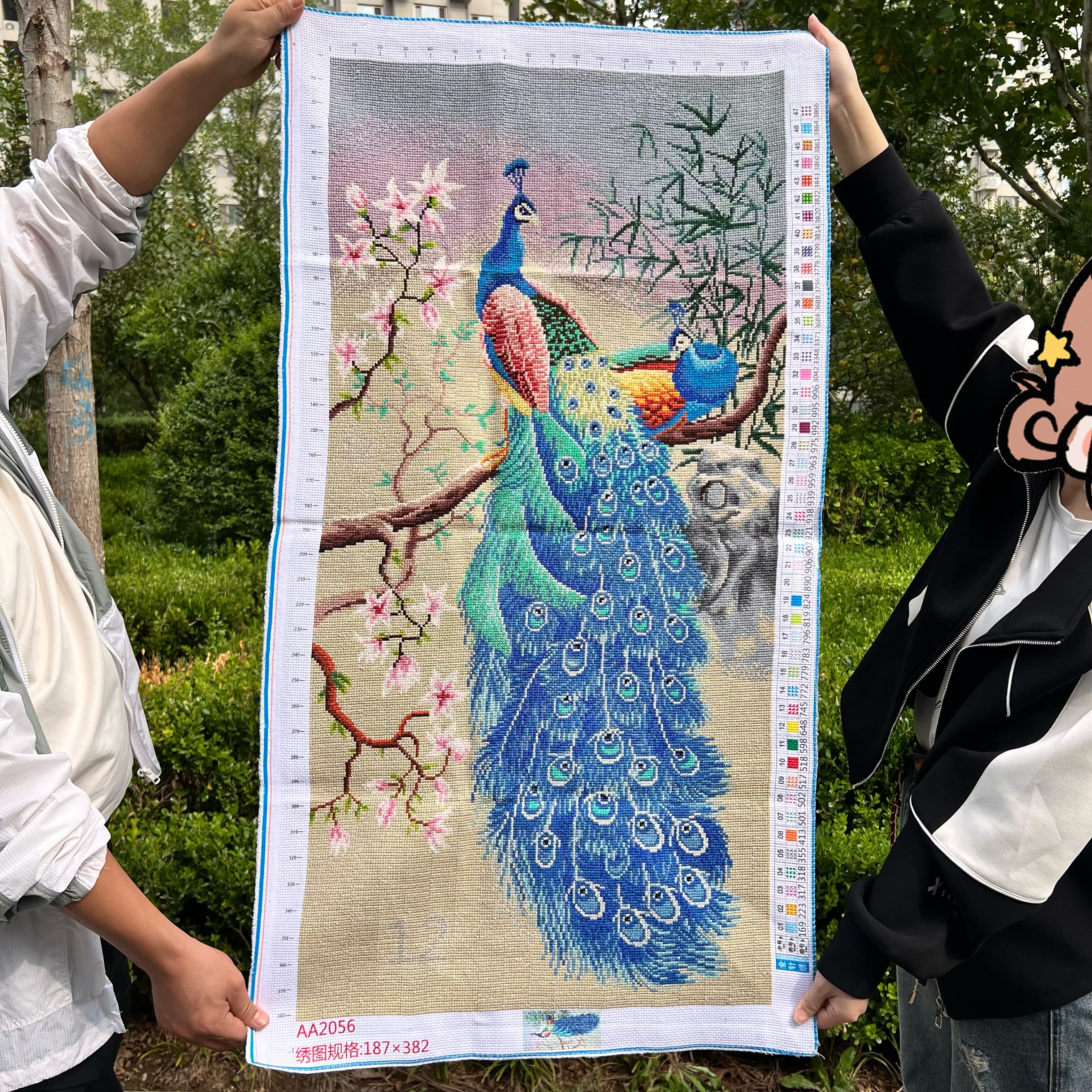 纯手工十字绣成品新款玉兰花富贵孔雀花开富贵竖版客厅餐厅装饰画图片