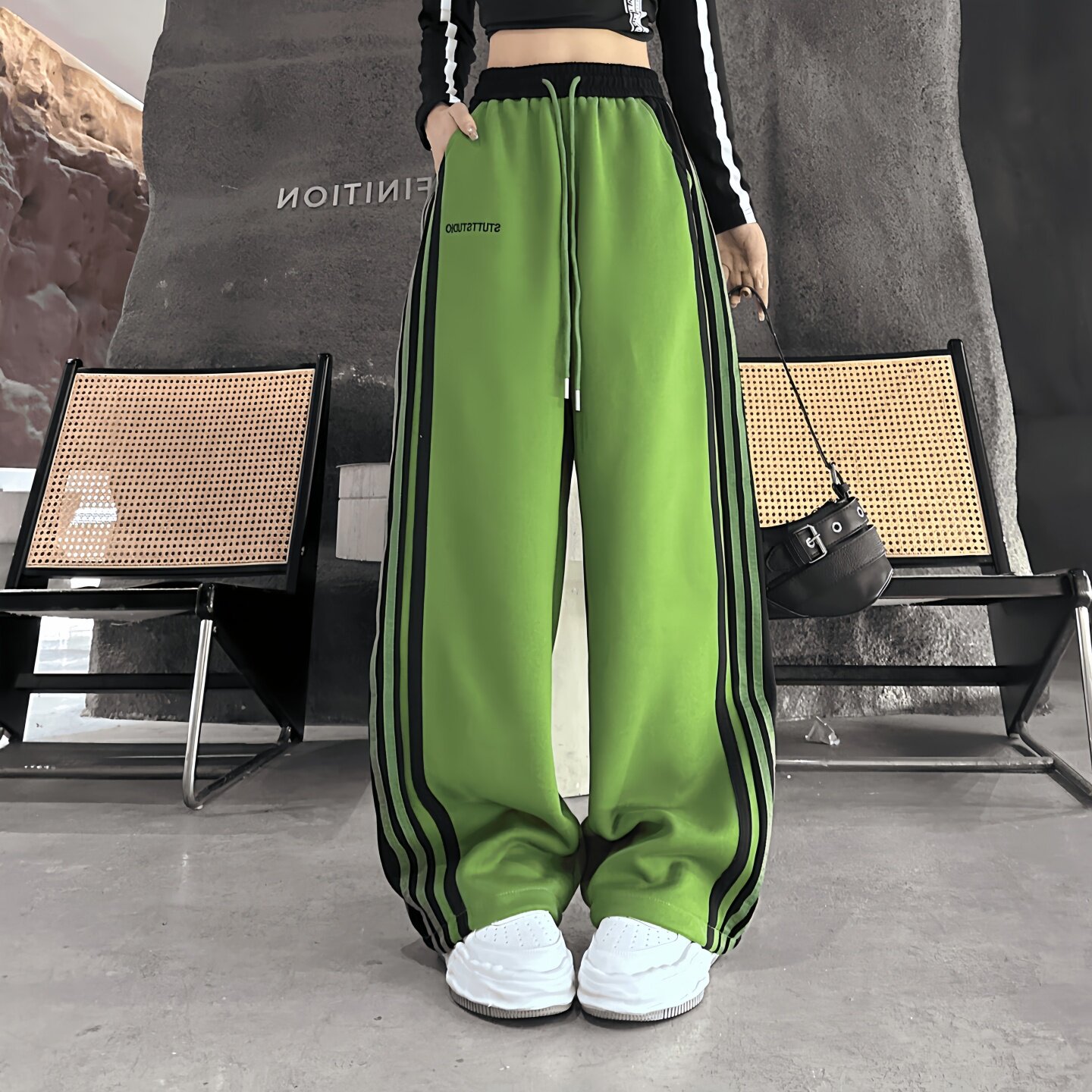 绿色条纹休闲裤女2026春季新款宽松百搭直筒卫裤撞色运动阔腿裤潮