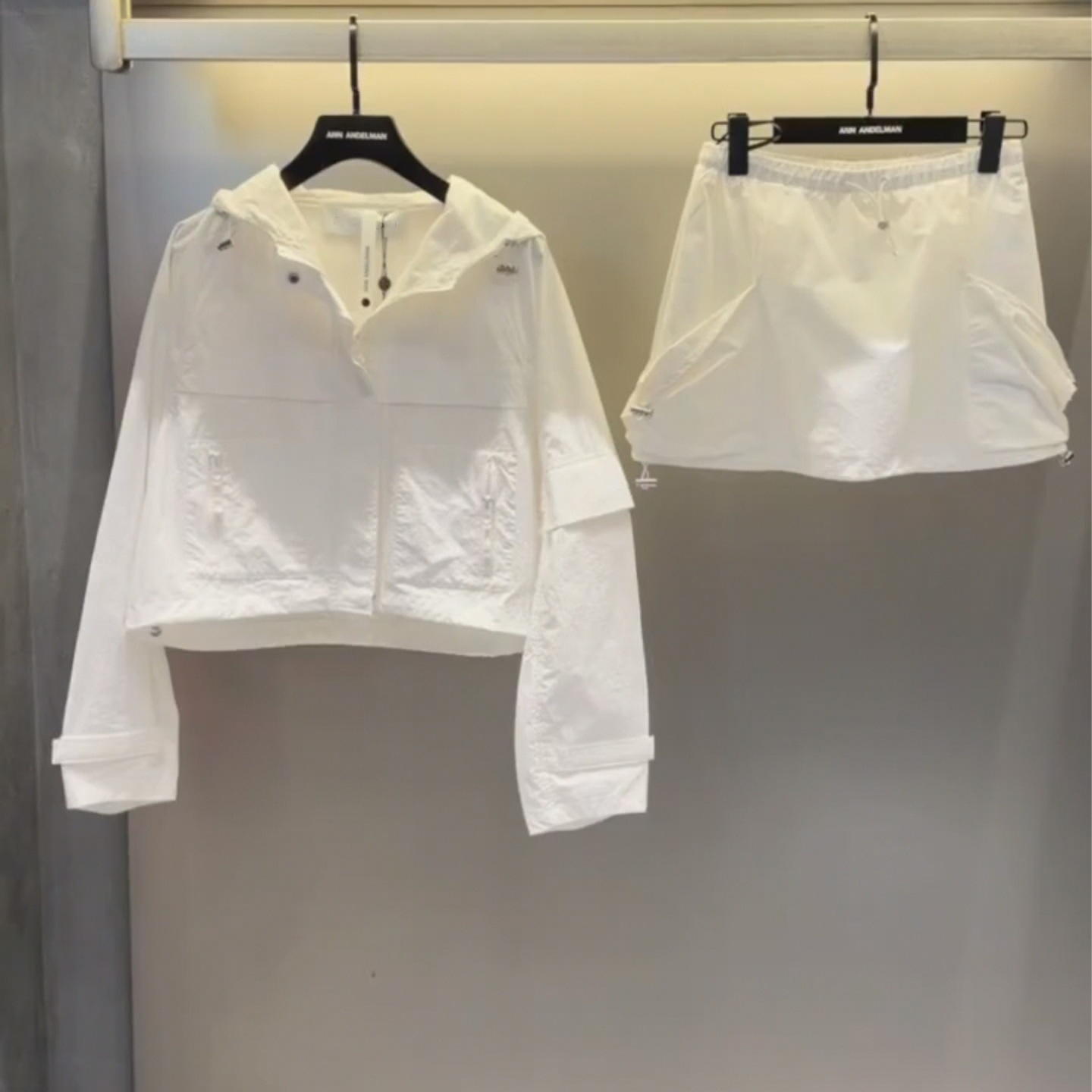 白色防晒套装女夏季小个子宽松连帽休闲夹克外套运动服短裙两件套