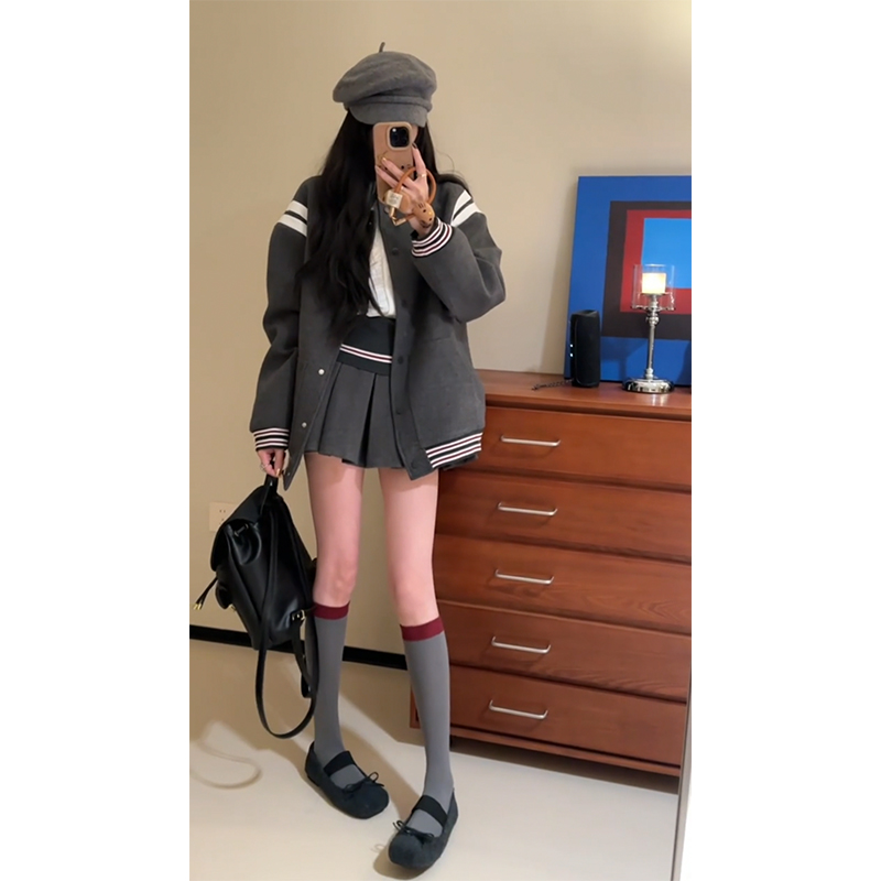 今年流行冬季穿搭一整套高级感灰色休闲运动棒球服外套半身裙套装