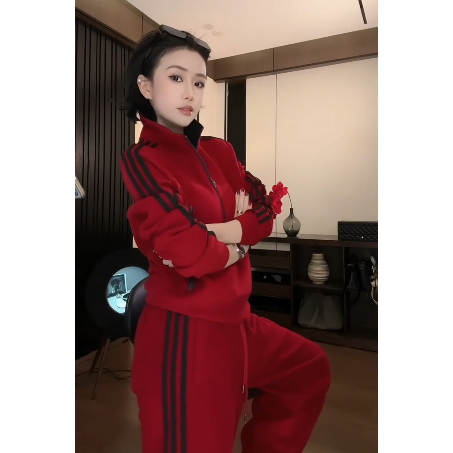 超好看条纹运动套装女秋冬韩系高级感过年衣服红色加绒卫衣两件套