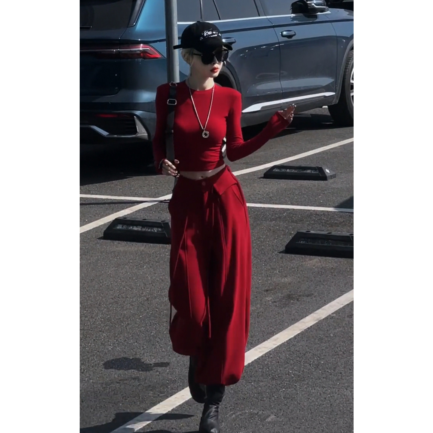 巨好看网红气质超火早春时尚高级感运动服红色打底衫休闲裤两件套