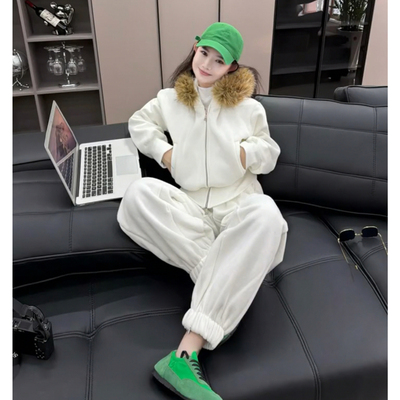 独特漂亮冬装韩系运动风毛领套装