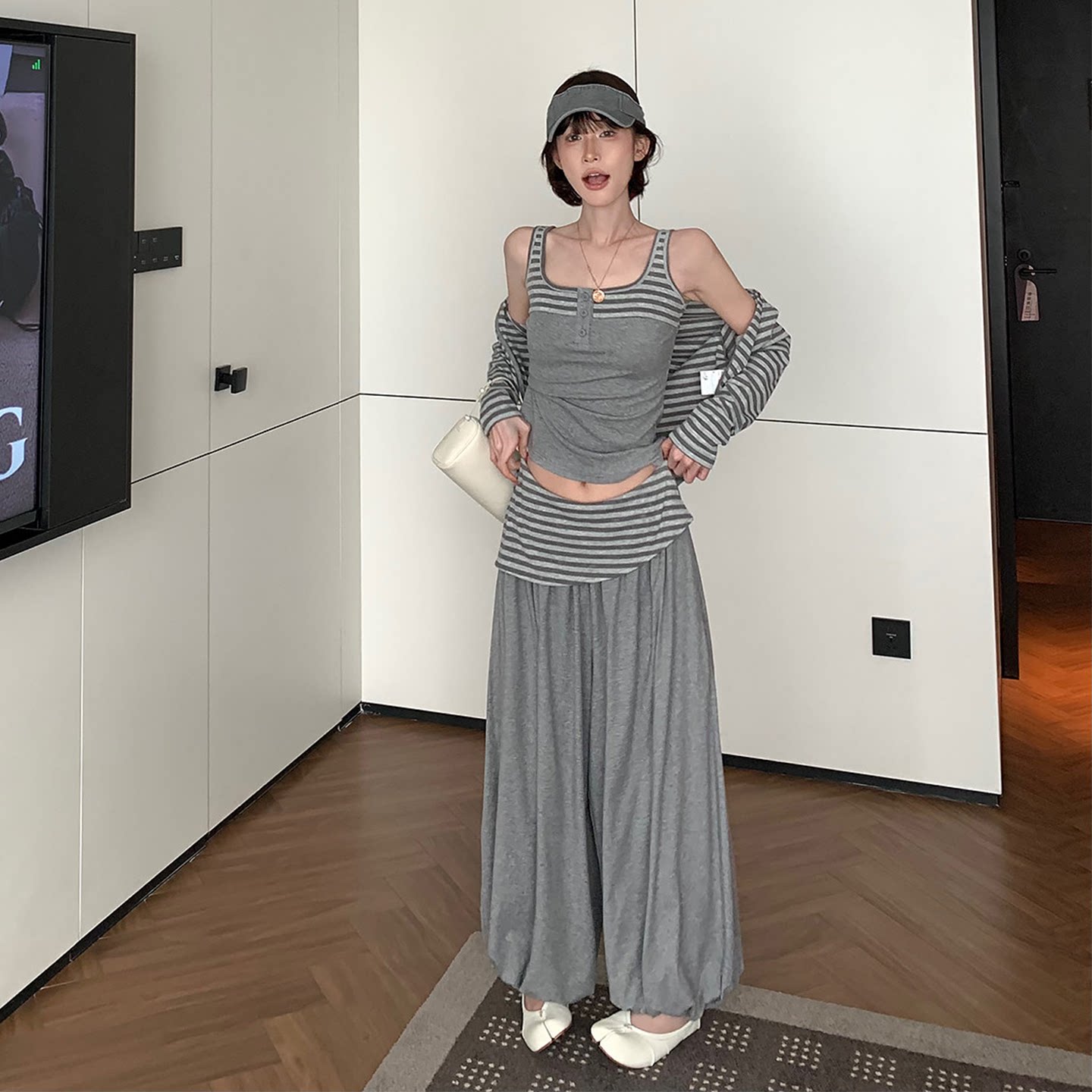早秋新款韩系慵懒风松弛感穿搭运动服撞色条纹背心开衫休闲裤套装