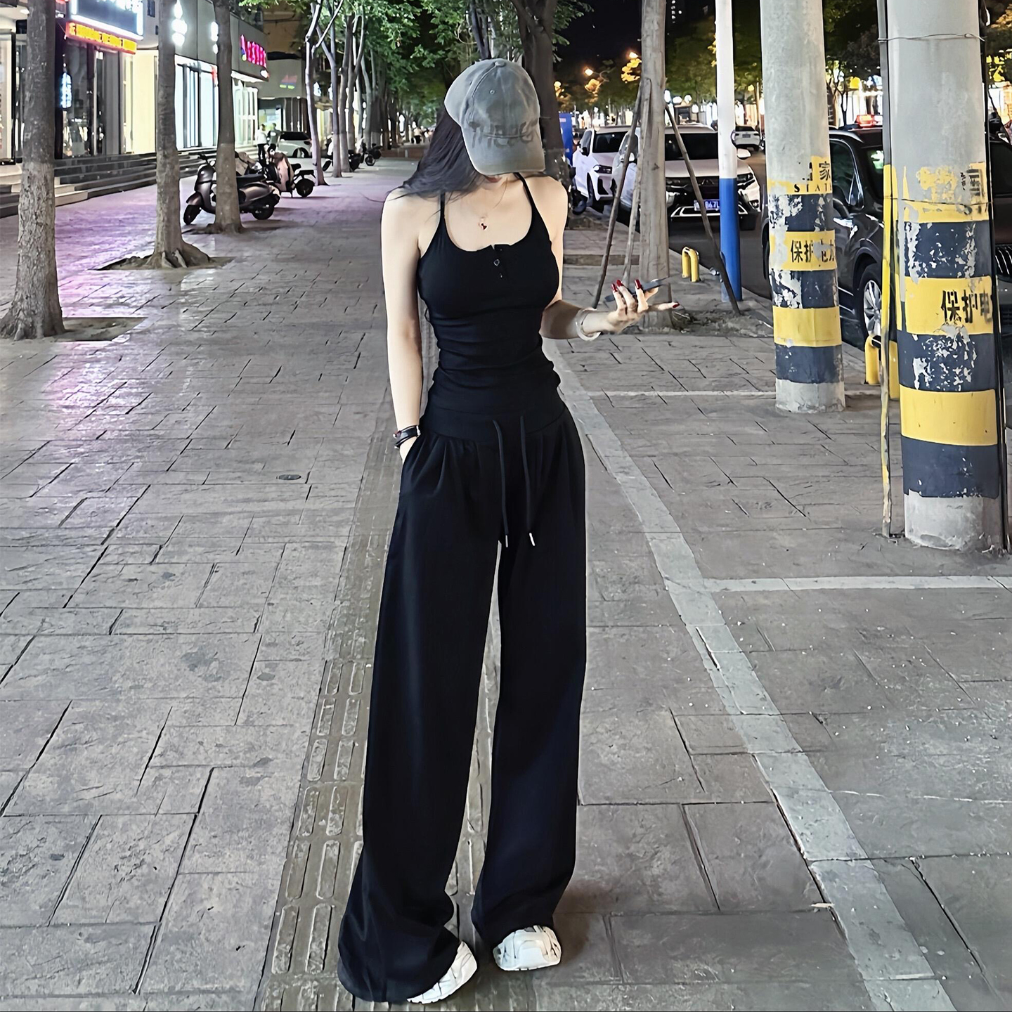 黑色吊带背心阔腿裤减龄夏季套装