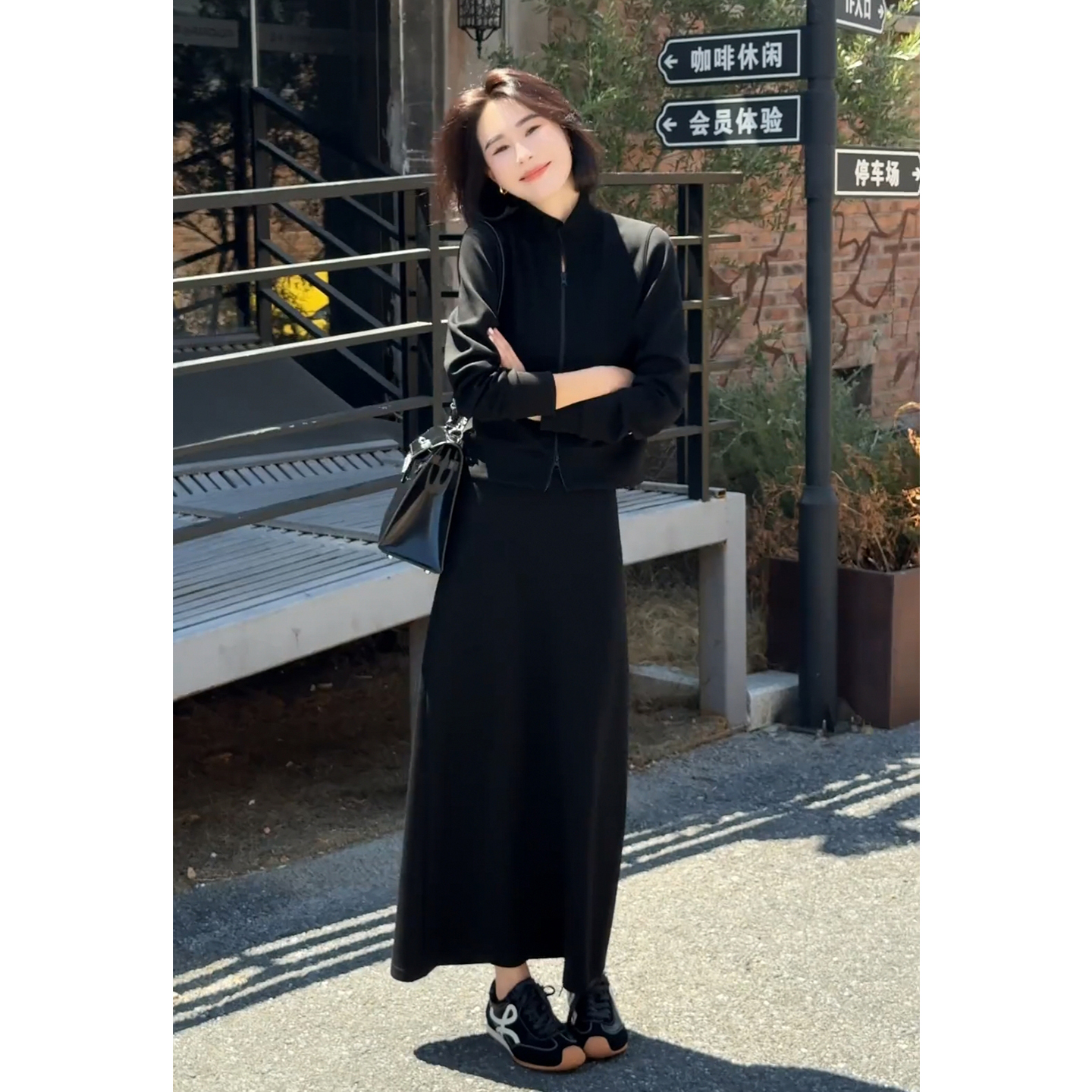 极简老钱风高级感黑色卫衣套装裙