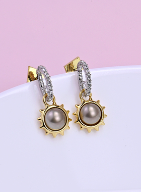 复古轻奢高级灰色珍珠镶嵌小太阳造型设计感优雅气质百搭款耳环女