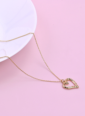 金色轻奢金属爱心设计心形项链女