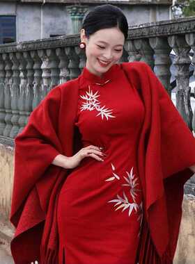 香港高端新年正红色披肩女外搭秋冬高级感仿羊绒订婚结婚流苏旗袍