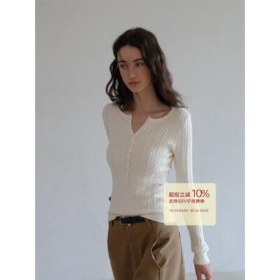 EGGKA杏色v领麻花长袖针