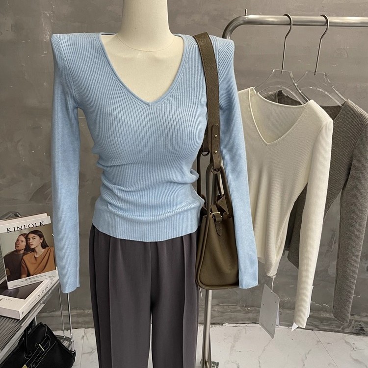 2025年秋冬新款纯色软糯简约V领针织衫女修身打底内搭上衣