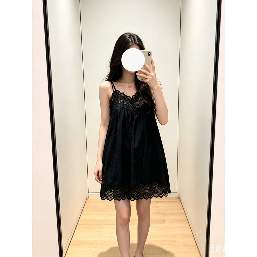 黑魅千金 黑色蕾丝拼接吊带洋装女2026夏季新款a字大裙摆小黑裙