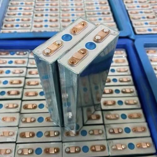 国轩2265140磷酸铁锂电池3.2V单体23安储能铝壳太阳能动力电芯