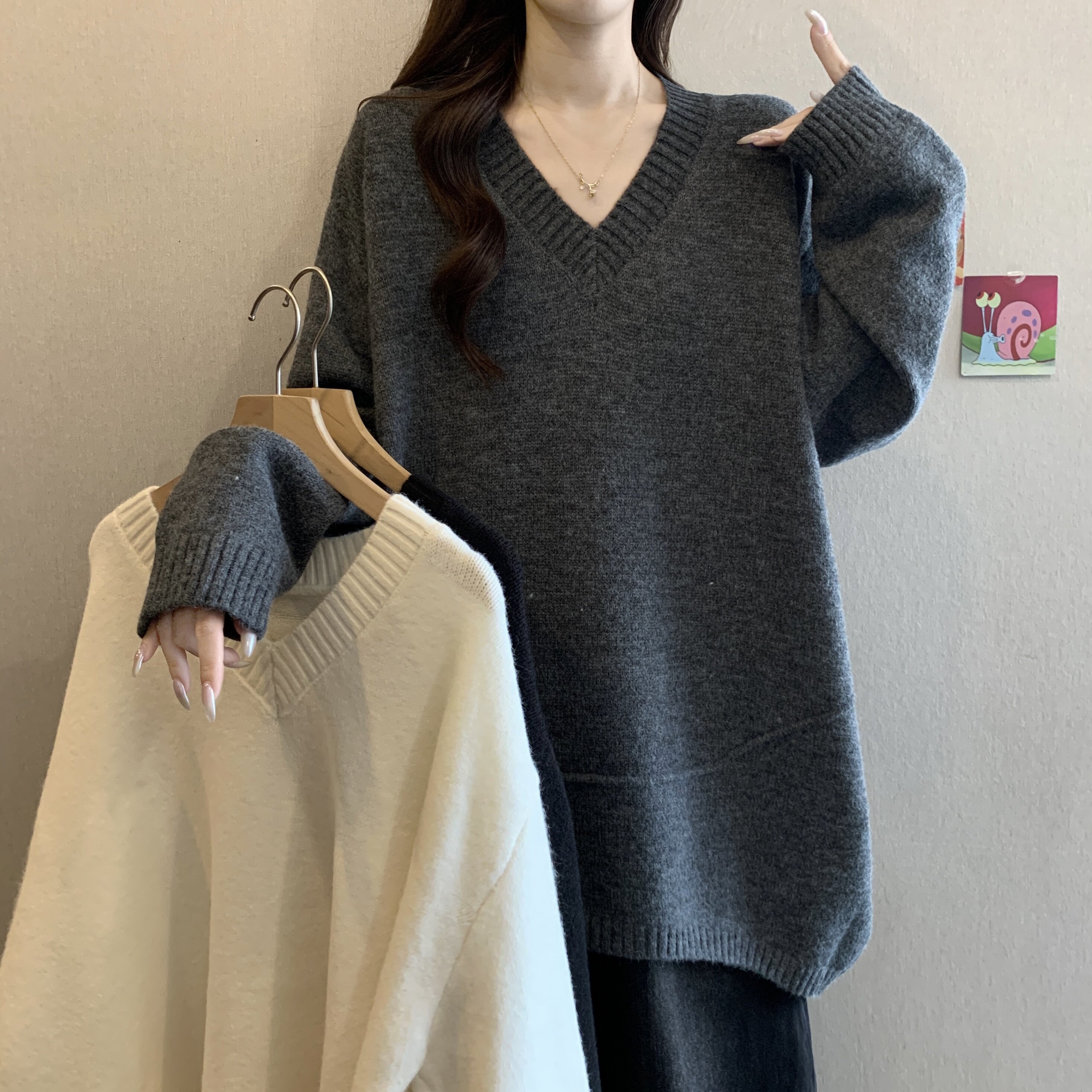 纯色慵懒上衣秋冬孕妇哺乳毛衣V领设计感宽松慵懒针织衫哺乳上衣.