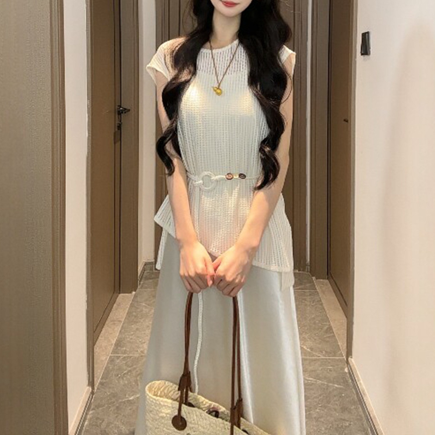 气质套装2026镂空防晒小罩衫高级吊带裙夏时尚显瘦孕妇哺乳连衣裙