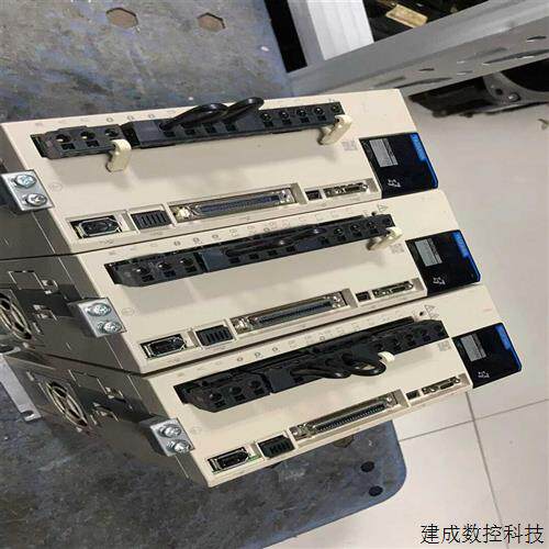 议价安川YASKAWA伺服驱动器型号SGD7S-5R5A00A(诶诶商行)