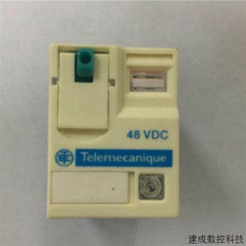 议价RXM2AB2ED 原装进口施耐德电梯中间继电器8脚带手柄2组DC48V
