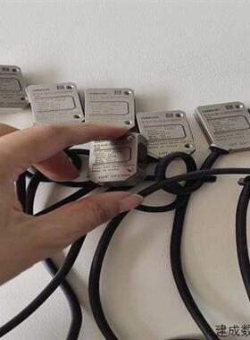 议价欧姆龙 E3AS-L200MN 2M光电开关传感器成色如图适用