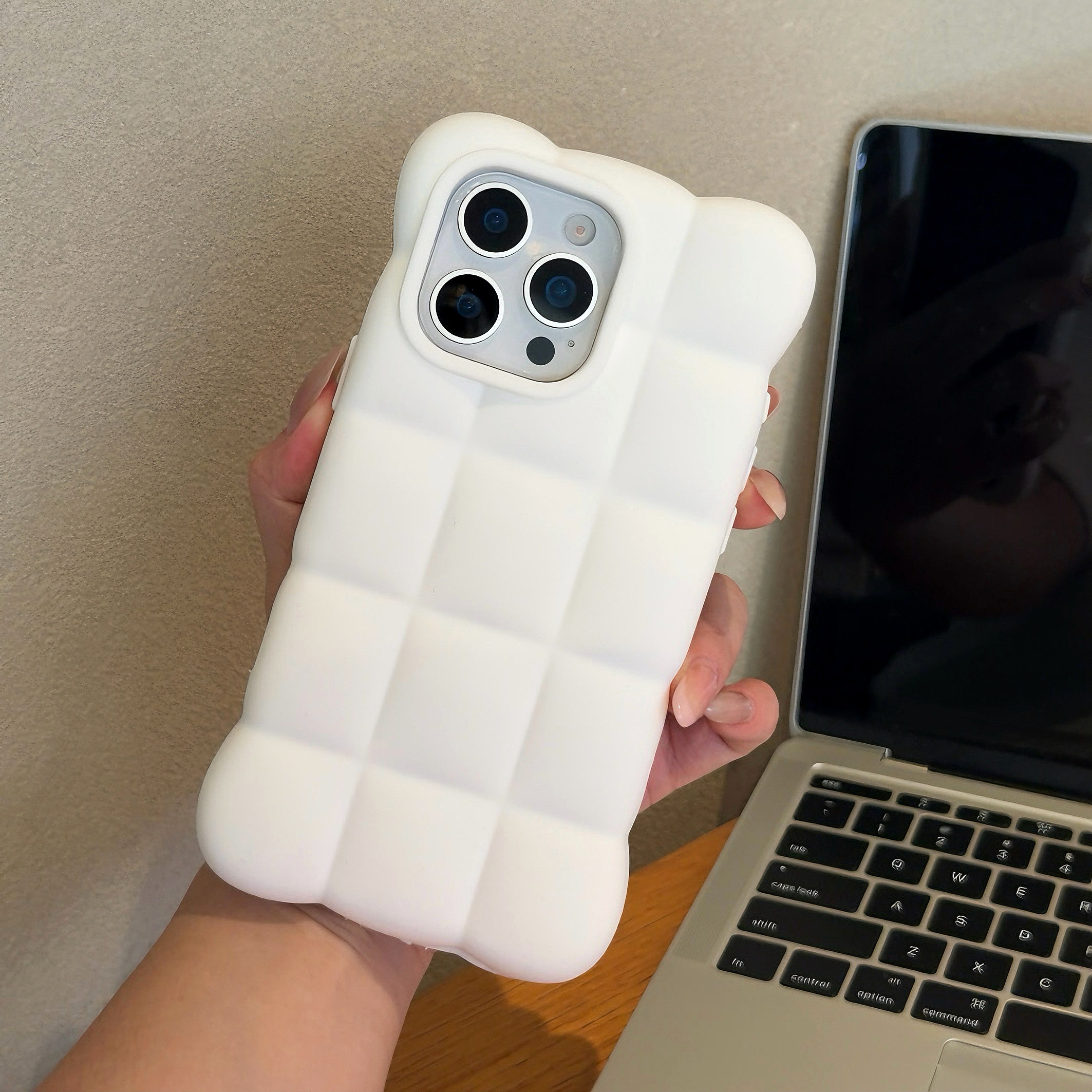 恩王 高级感云想奶芙方格纯白色苹果17promax手机壳适用于iPhone18pro纯色简约16max立体十七液态硅胶保护套