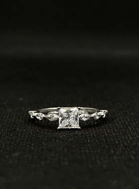 辛德瑞拉公主方一克拉方形戒指