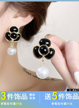 觅韩S925银针法式赫本风黑色花朵耳钉ins风优雅气质珍珠耳环6967