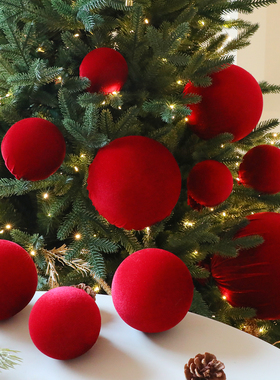 圣诞树装饰品红色绒球挂件圣诞节装饰球节日氛围感场景布置用品