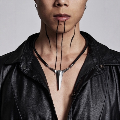 几何钻石切割先锋牛皮钛钢项链