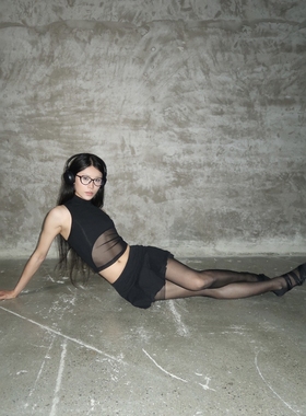 Without Me/黑色异形不规则拼接网纱背心高领修身莫代尔千禧辣妹