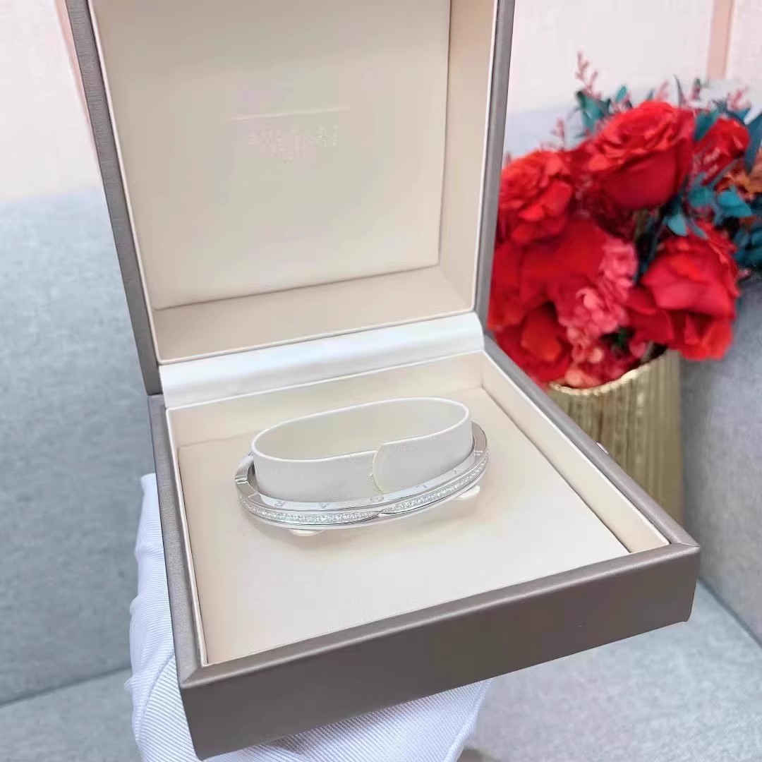 Bvlgari宝格丽b.zero1白金满钻