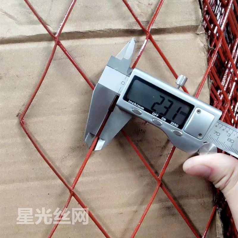 防锈菱形钢板网铁丝网围栏网格网钢丝养殖拦鸡网圈玉米护栏防护网