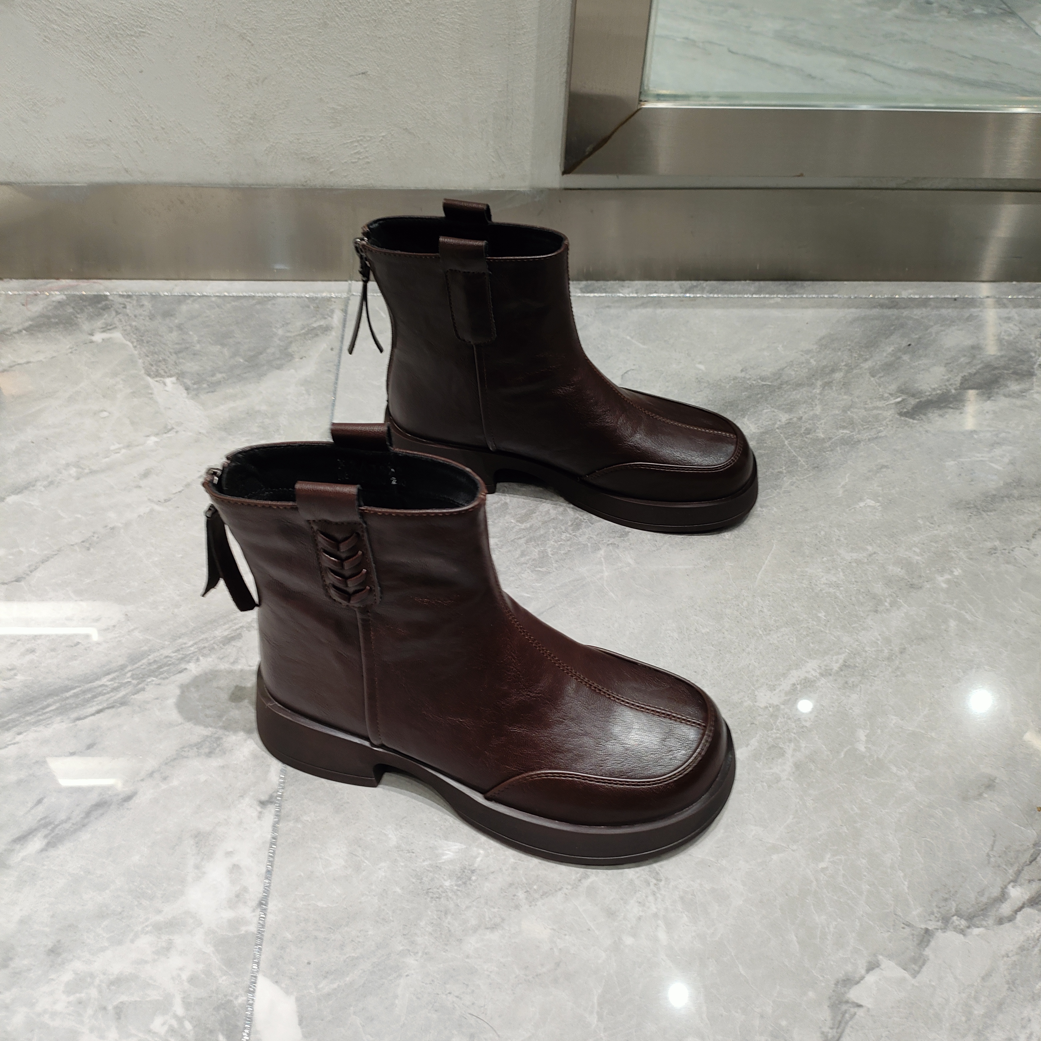 欧洲站女鞋防滑厚底马丁靴英伦风新款短筒女靴加绒粗跟短靴女百搭