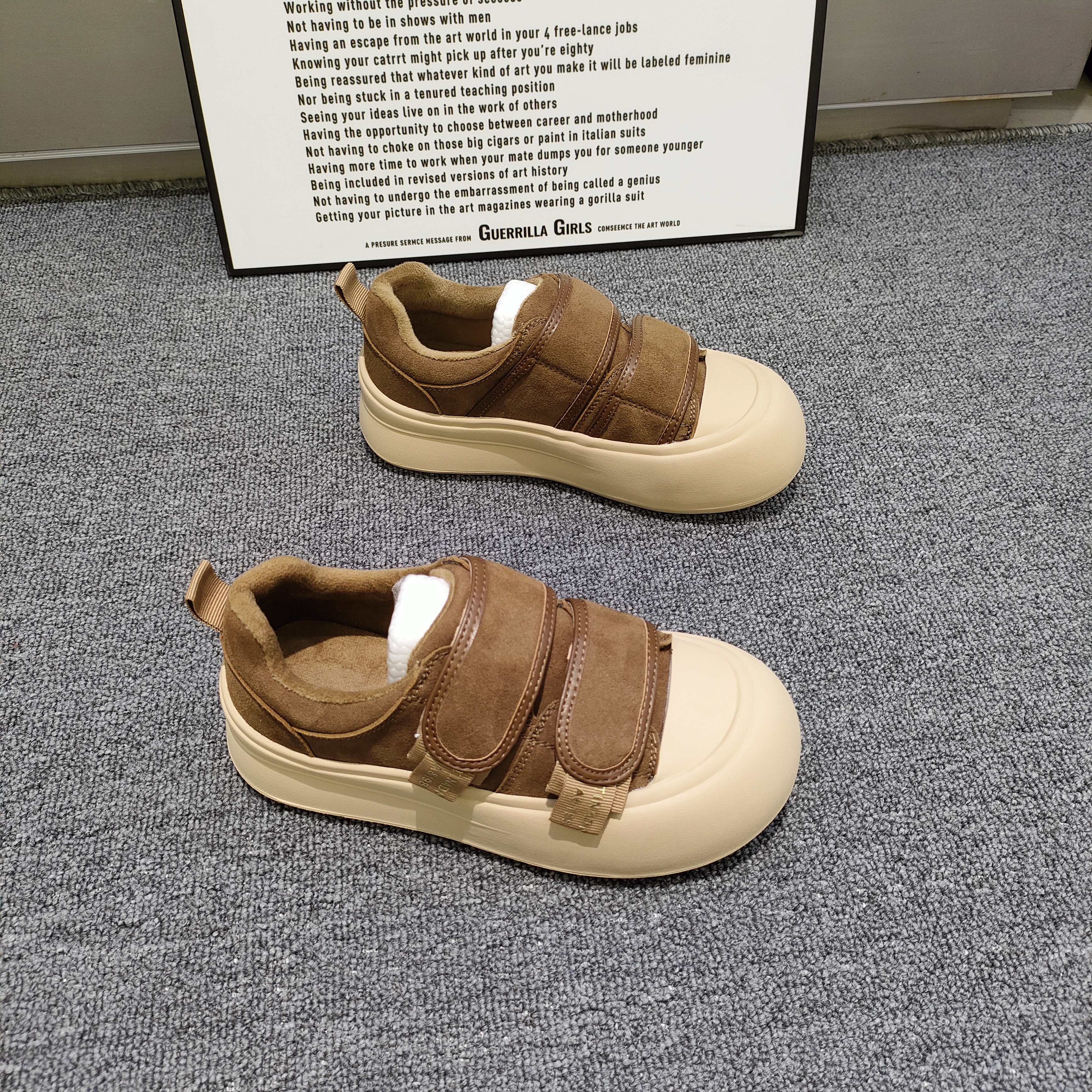 2025冬季新款美拉德风网红大头鞋女鞋加绒鞋丑萌面包鞋运动鞋魔术