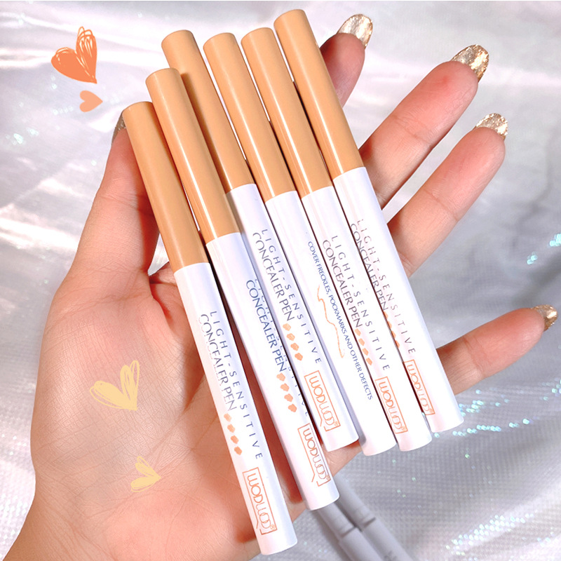 WODWOD小星肌光感顺滑遮瑕笔