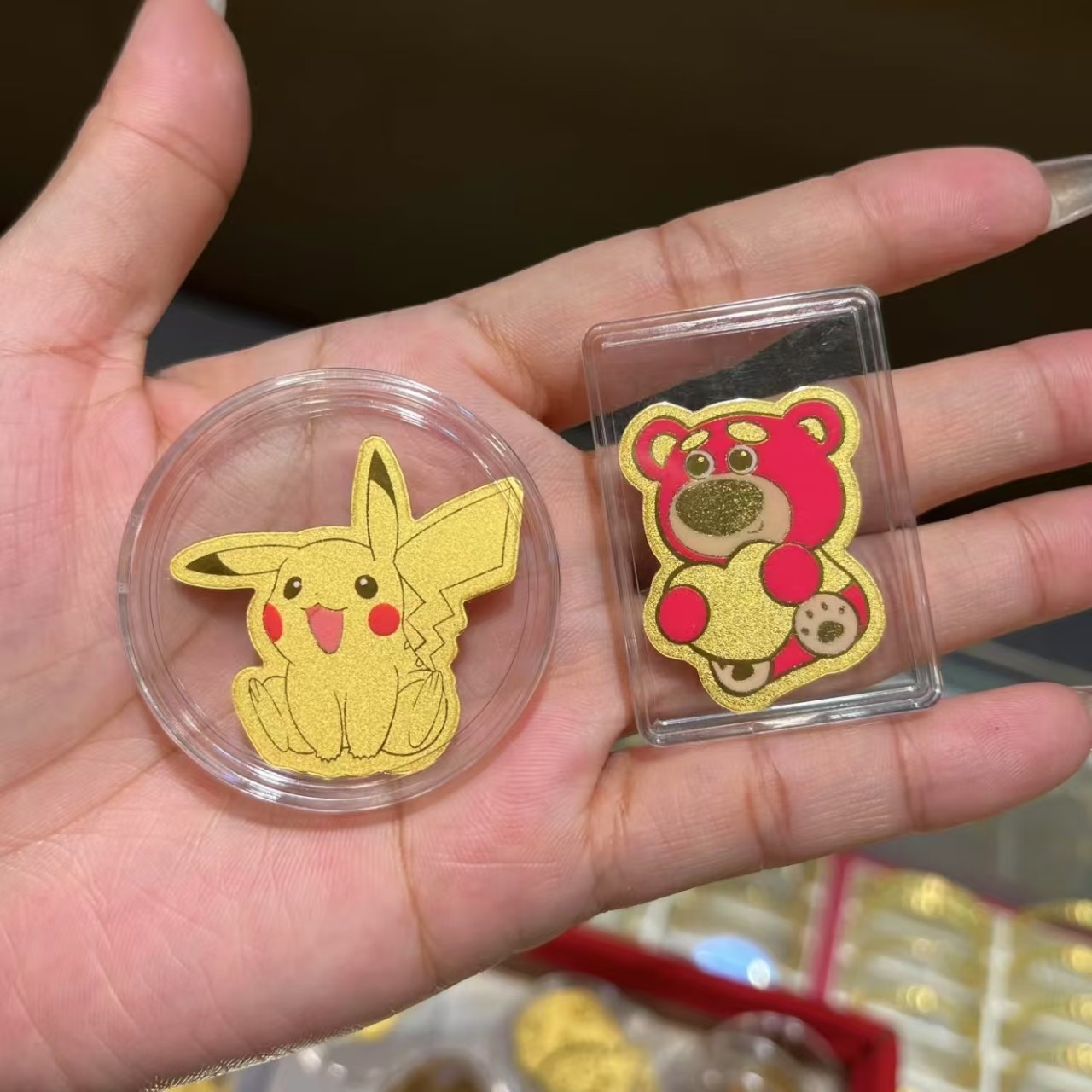 足金999蜡笔小新皮卡丘神奇宝贝黄金手机贴纸卡通创意2mg生日礼