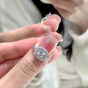925纯银莫桑钻戒方包方糖戒指一克拉小众求婚钻戒指环送女友礼物