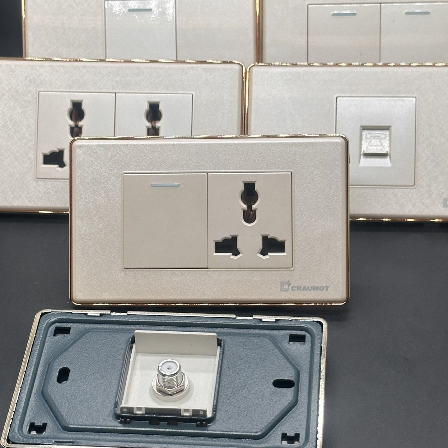 跨境美式英式阿拉伯墙壁开关电话线开关插座高端墙壁开关金色