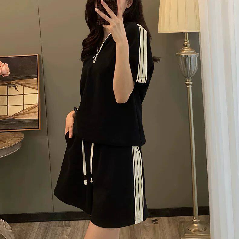 大码300斤胖mm宽松显瘦休闲运动女夏季半拉链短袖T恤短裤两件套装
