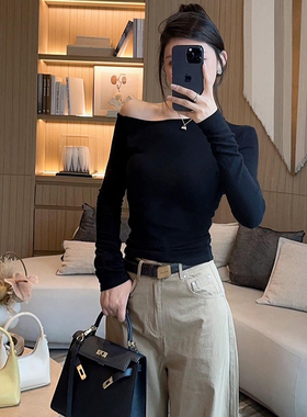 2026春季新款斜领露肩别致性感长袖T恤女装气质修身显瘦百搭0111r