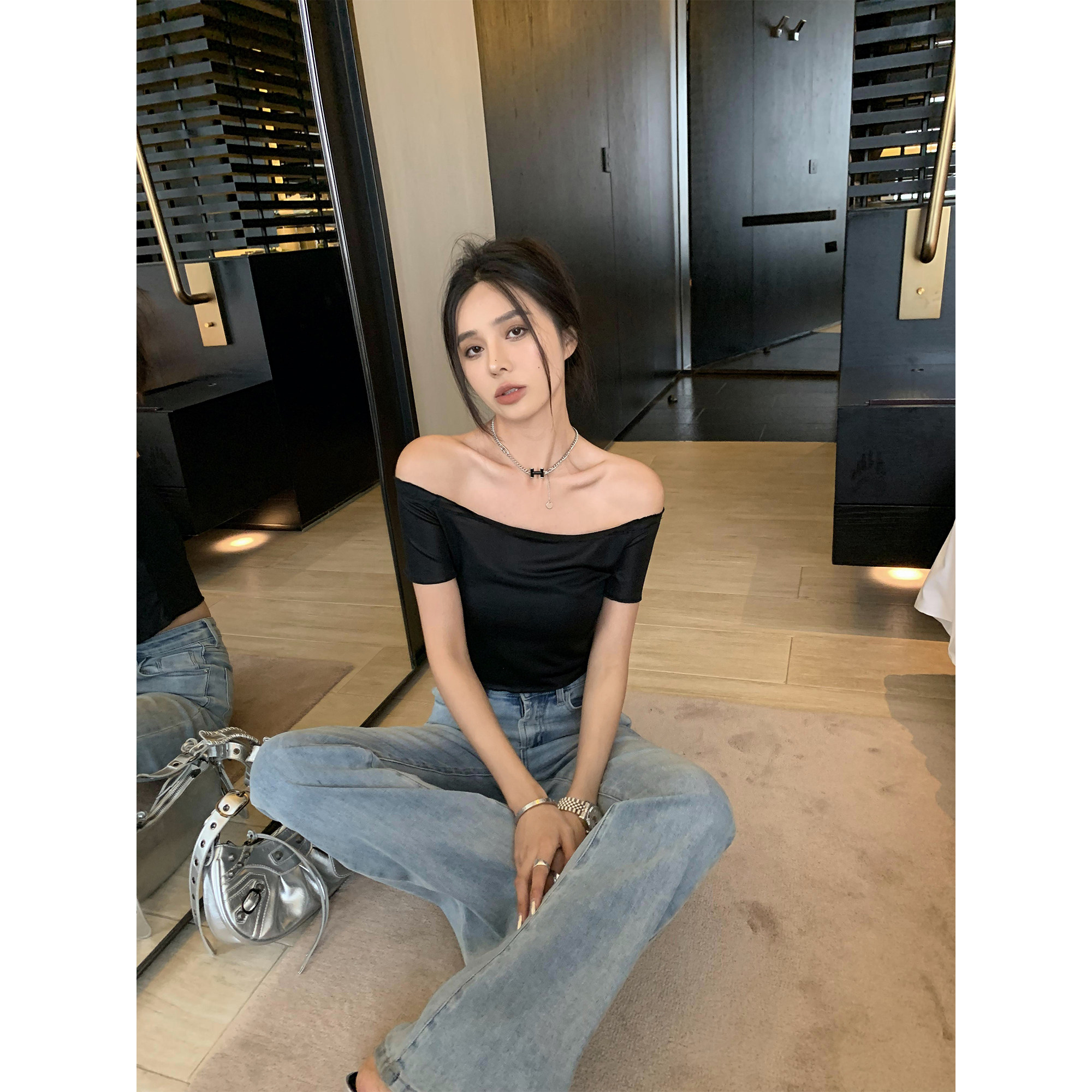 辰米范【现货4折】一字肩短款上衣女夏季2025新款修身短袖露肩t恤,女装/女士精品,T恤,淘宝优惠券,粉丝福利购,淘宝优惠卷