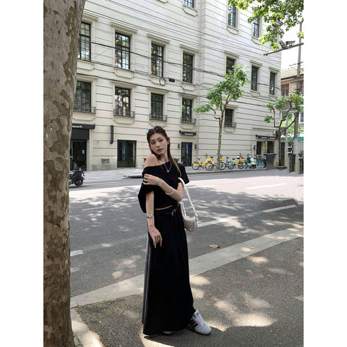 斜肩宽松短袖t恤女套装