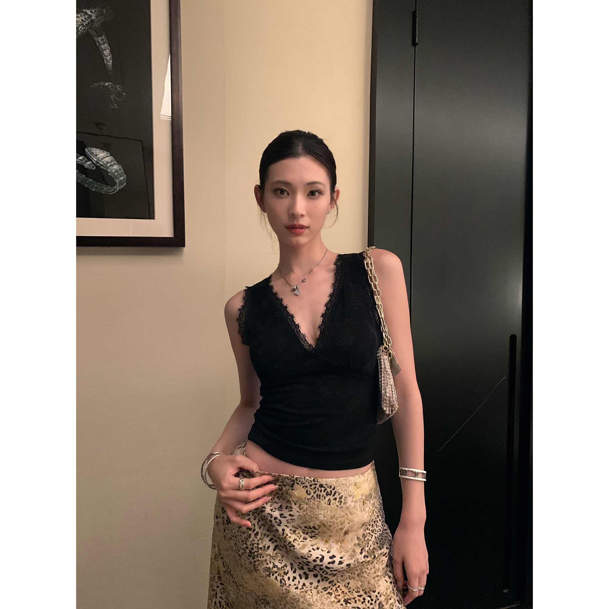 辰米范 轻熟曼调 纯欲风蕾丝花边无袖背心女外穿显瘦黑色v领上衣