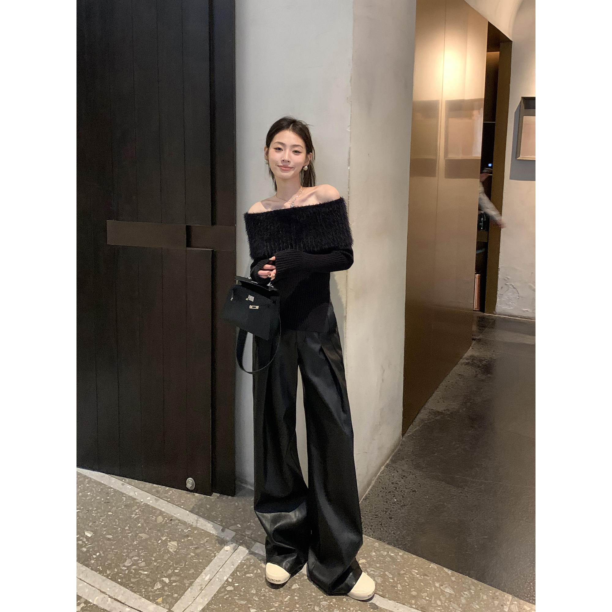 辰米范 黑色高腰直筒皮裤女新款高级感pu机车阔腿裤休闲西装裤子