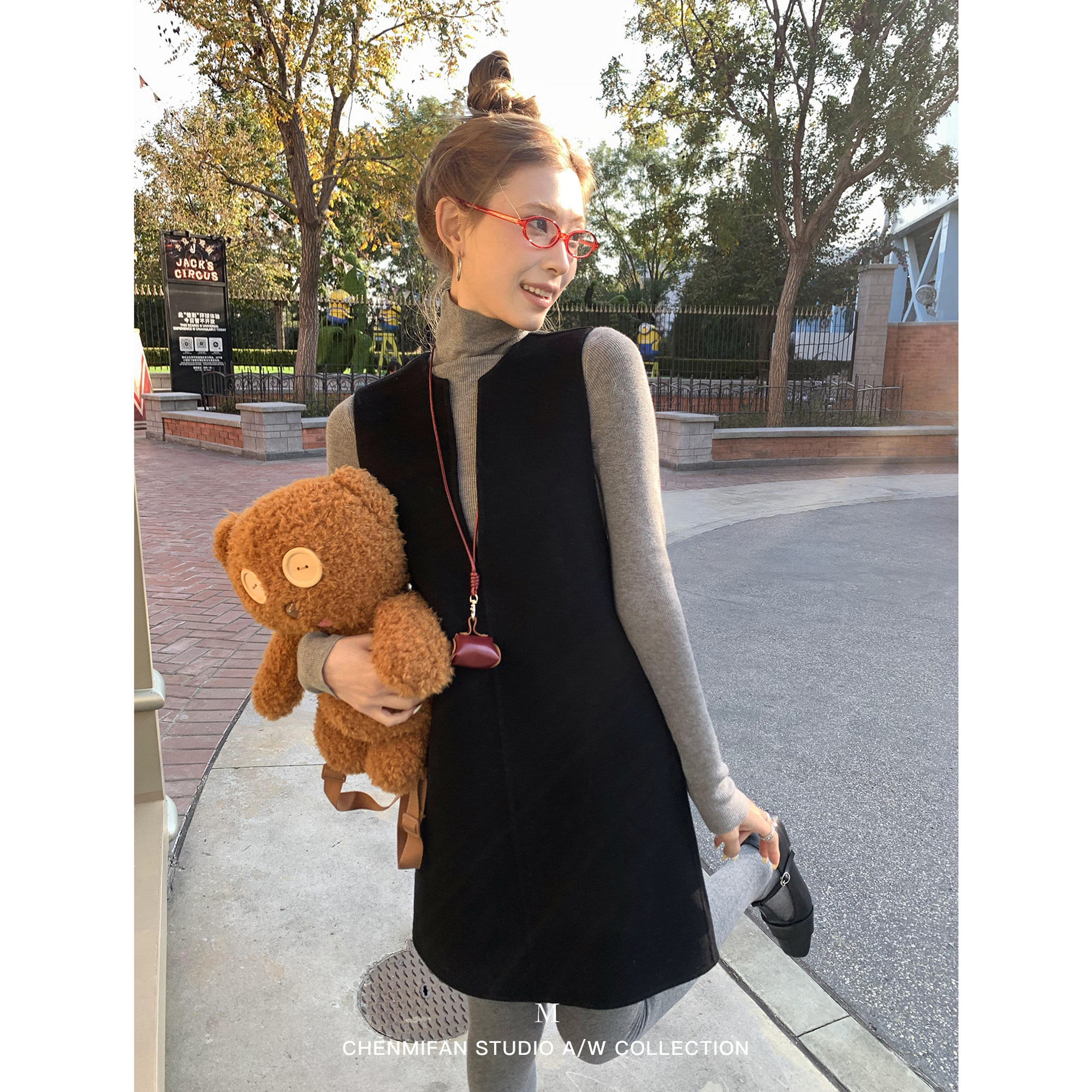 辰米范 优雅lady 1OO羊毛黑色深V领背心裙女气质双面呢连衣裙,女装/女士精品,连衣裙,淘宝优惠券,粉丝福利购,淘宝优惠卷