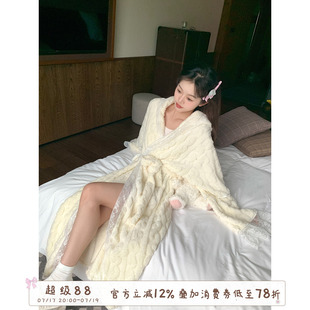 馨帮帮Homedress 珊瑚绒蕾丝连帽睡衣女秋冬加厚保暖长款系带睡袍