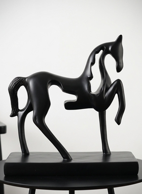 现代简约黑色马造型装饰摆件