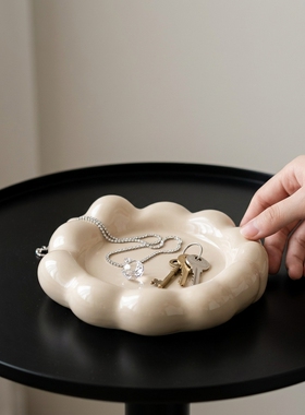 ins风可爱花瓣陶瓷收纳盘摆件