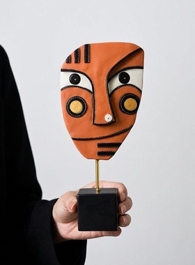 橙色抽象面具桌面装饰摆件