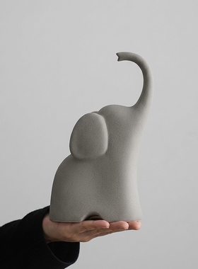 简约灰色陶瓷大象造型摆件