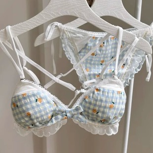 日系甜美纯欲三角杯内衣少女无钢圈小胸性感蕾丝交叉美背文胸套装